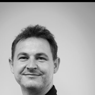 Dr Frans Smit
